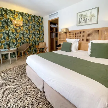 Le Mouillage Отель 4*