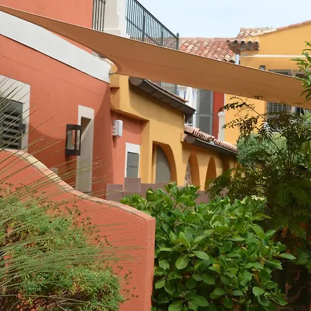 Otel Le Mouillage 4*